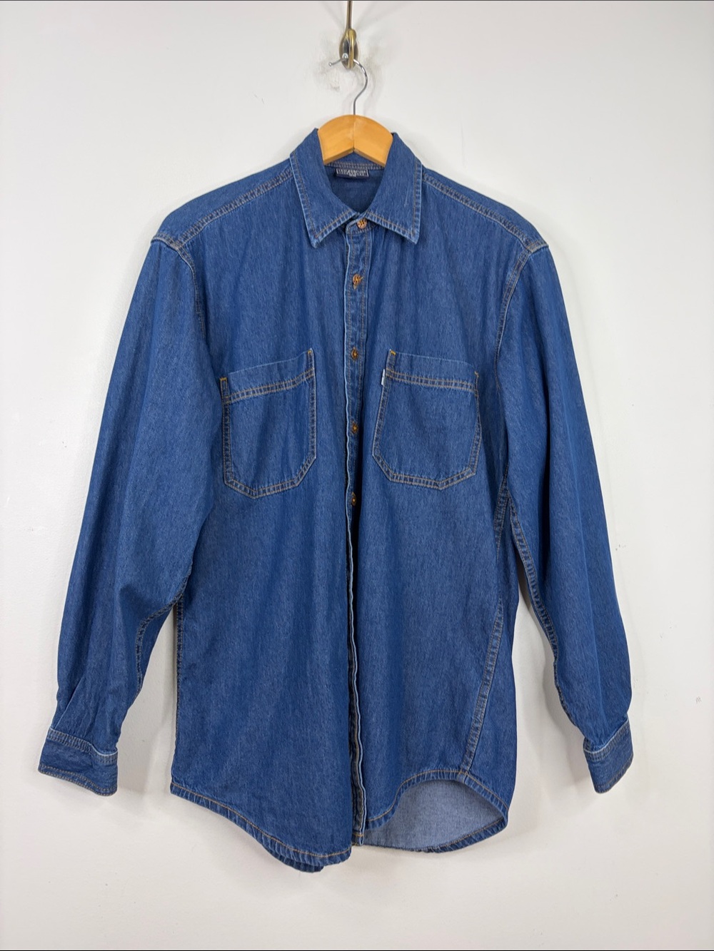 Vintage Levi's Shirt Mens Medium Dark Blue Chambray Denim Y2K Workwear Heritage